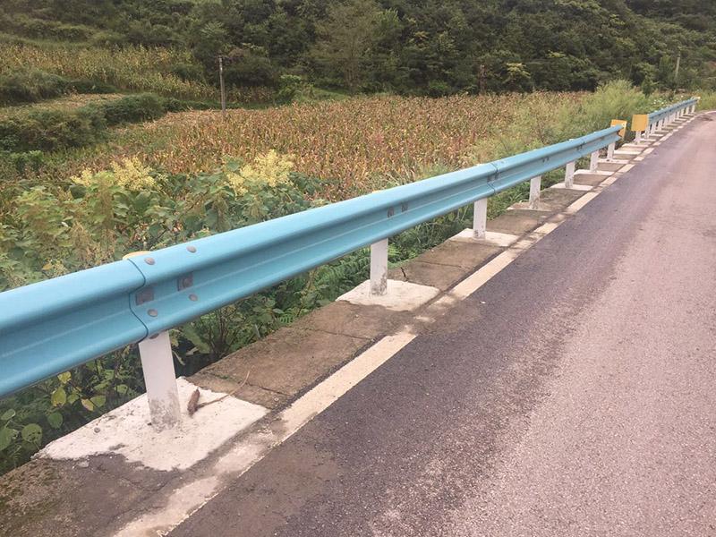 吳忠雙波護(hù)欄板