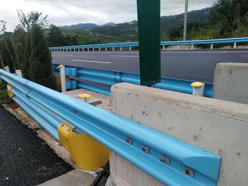 吳忠雙波護(hù)欄板