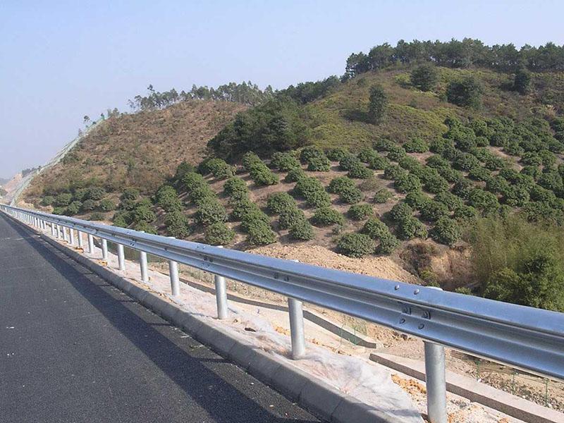 路側(cè)護欄板 路側(cè)護欄板